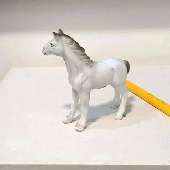 White Horse figurine - Picture 2 of 4